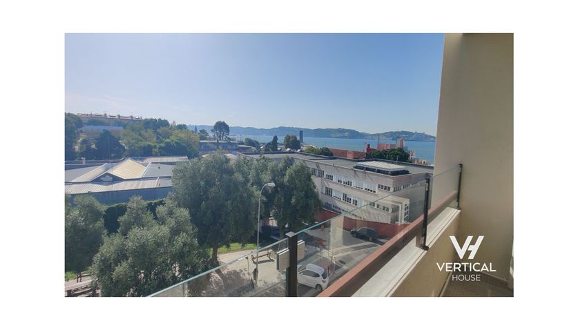 Imagem Varanda de apartamento t4 em Rua São João de Deus