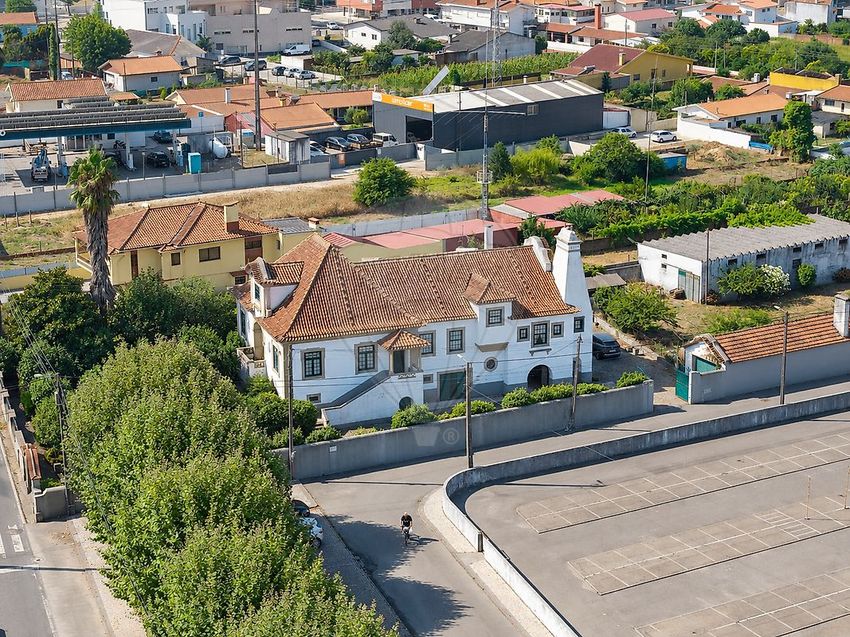 Imagem Fachada de  moradia independente em Rua da Valada