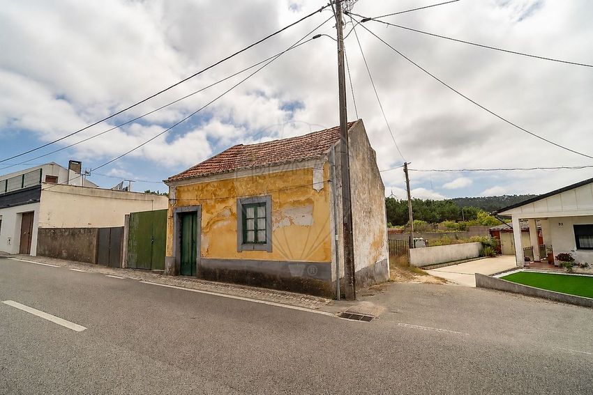 Imagem Fachada de  moradia independente em Rua Figueira da Foz