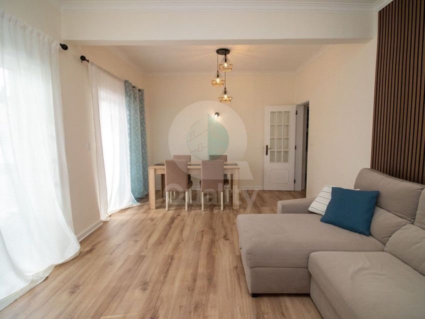 Imagem Sala de estar de  andar de moradia em Avenida Elias Garcia