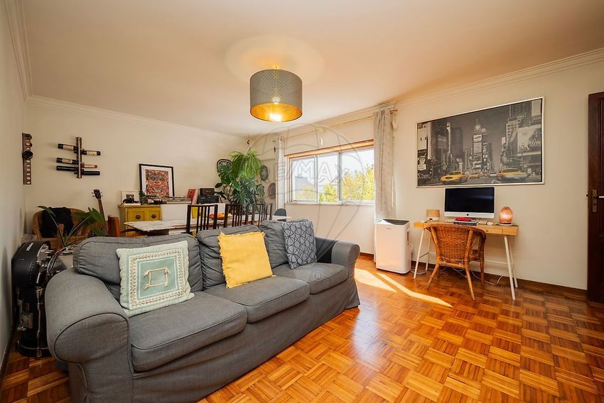 Imagem Sala de estar de apartamento t2 em Rua Elias Garcia