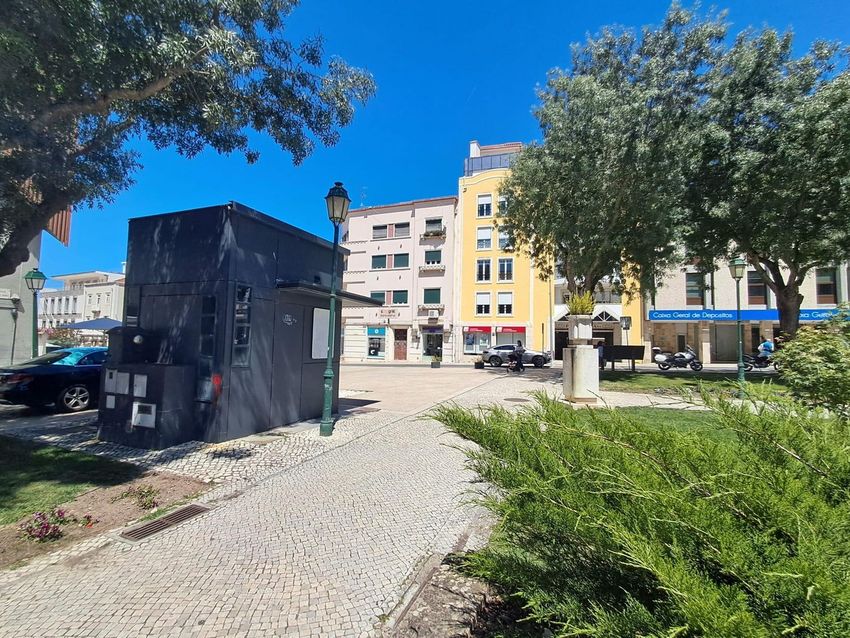 Зображення Вигляд, комерційне приміщення, Praça 25 de Abril