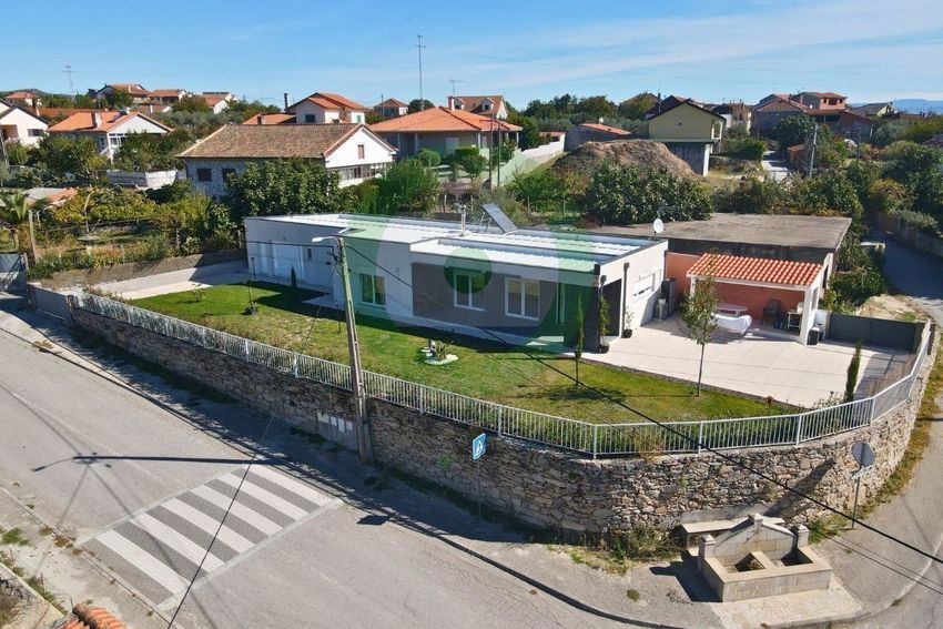 Imagem Fachada de  moradia independente em Bouçoães