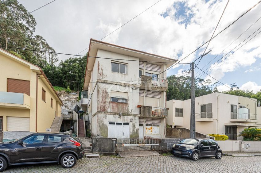 Imagem Fachada de prédio em Rua Presa da Saudade, 182