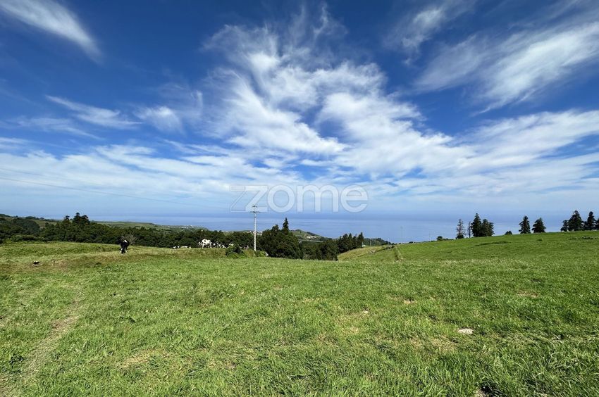 Imagem Terreno de terreno em Lomba da Fazenda