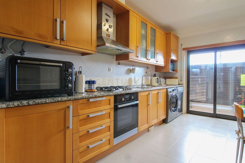 Imagem Cozinha de apartamento t3 em Praceta de Cabo Verde, 19