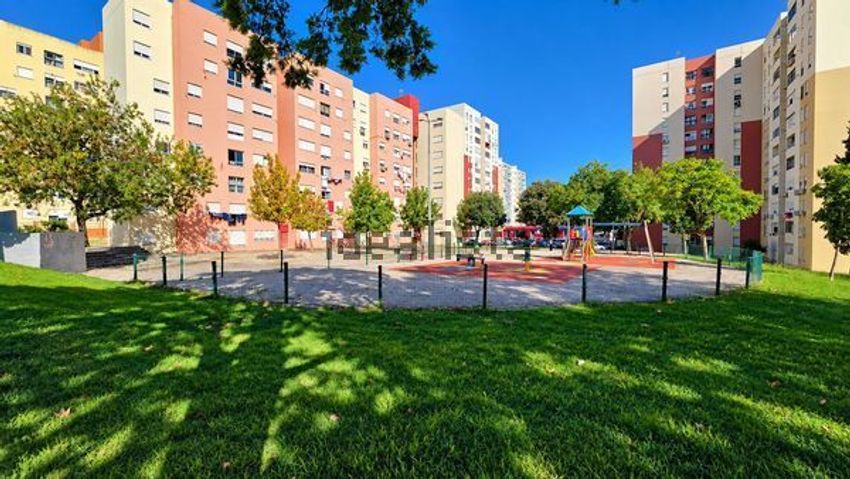 Imagem Redondezas de apartamento t3 em Rua Ferreira de Castro