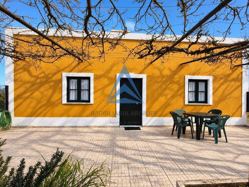 Imagem Fachada de  moradia independente em Praia do Ribatejo