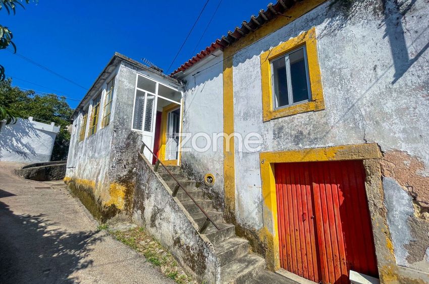 Imagem Fachada de  moradia independente em Travessa Nossa Senhora do Livramento, 4