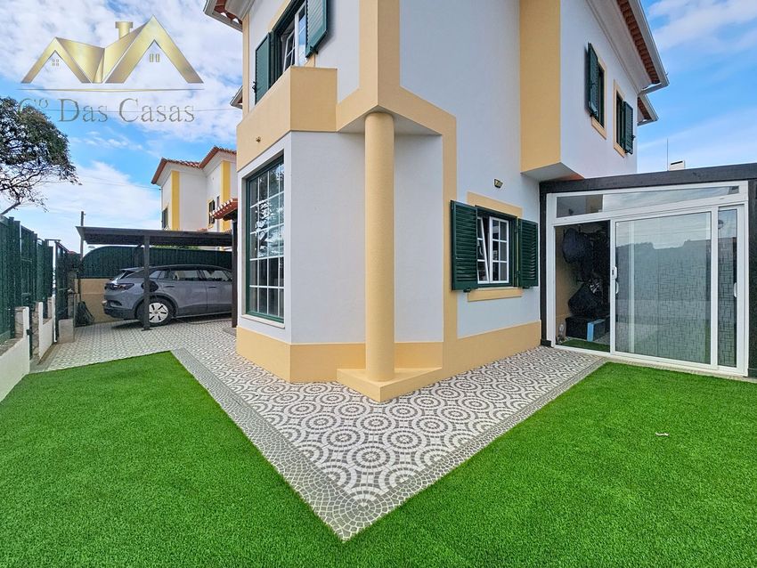 Imagem Fachada de  moradia geminada em Rua da Quinta dos Gansos