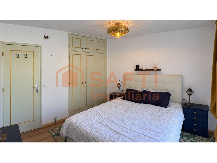Imagem Quarto de  moradia independente em Santiago de Litém