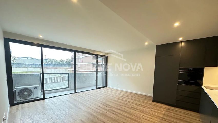 Imagem Fachada de apartamento t1 em Rua José Rocha