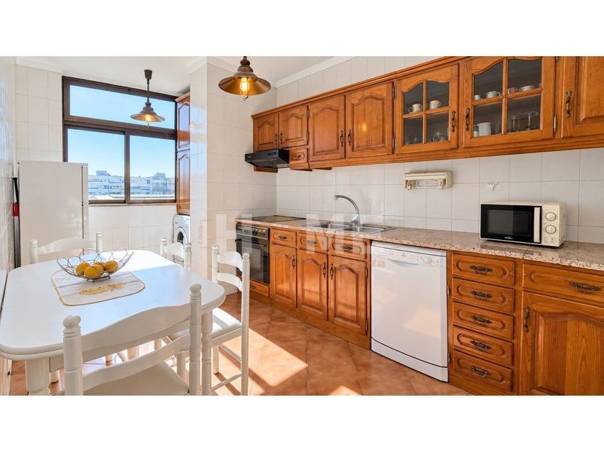 Imagem Cozinha de apartamento t3 em Águas Santas