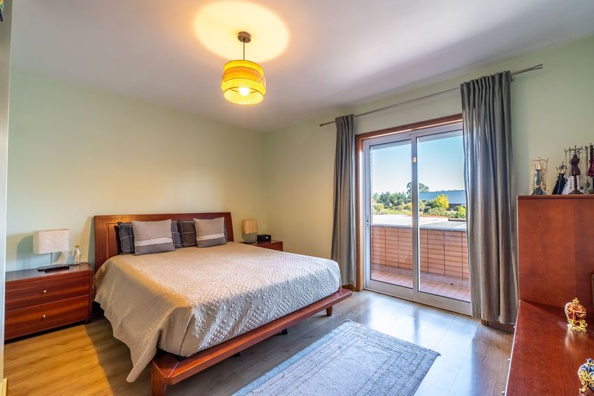 Imagem Quarto de apartamento t2 em Rua Godinho de Faria