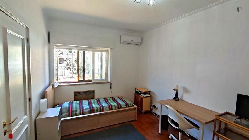 Imagem Quarto de quarto em Rua Vitorino Nemésio