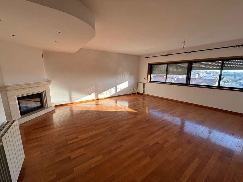 Imagem Divisão de apartamento t3 em Avenida Xanana Gusmão, 46