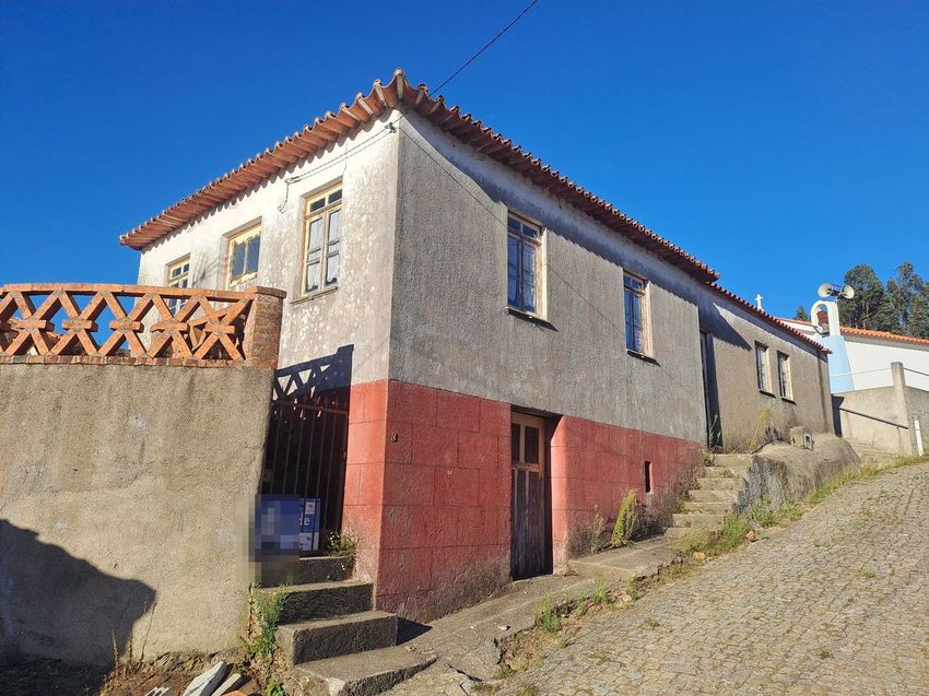 Imagem Fachada de  casa de aldeia em Rua Capela