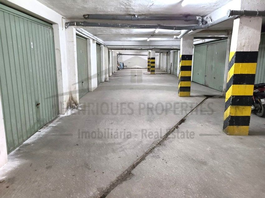 Зображення Місце для паркування, гараж, Avenida dos Bombeiros Municipais de Olhão