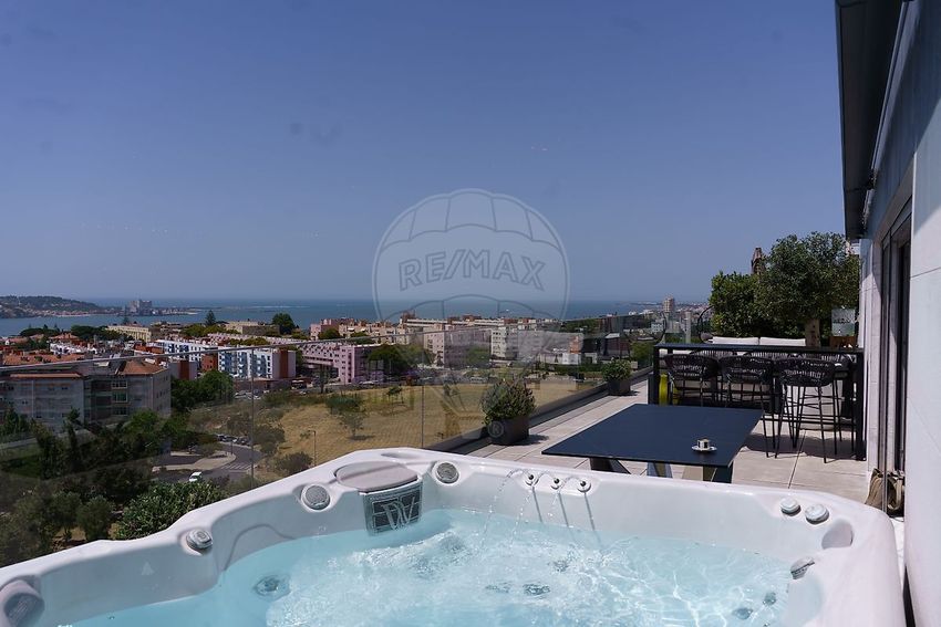 Imagem Piscina de apartamento t3 em Praça Caramão