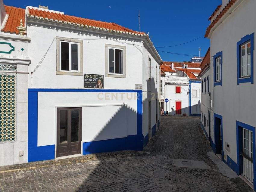 Imagem Fachada de  moradia independente em Rua Provedor Jorge Fialho, 2