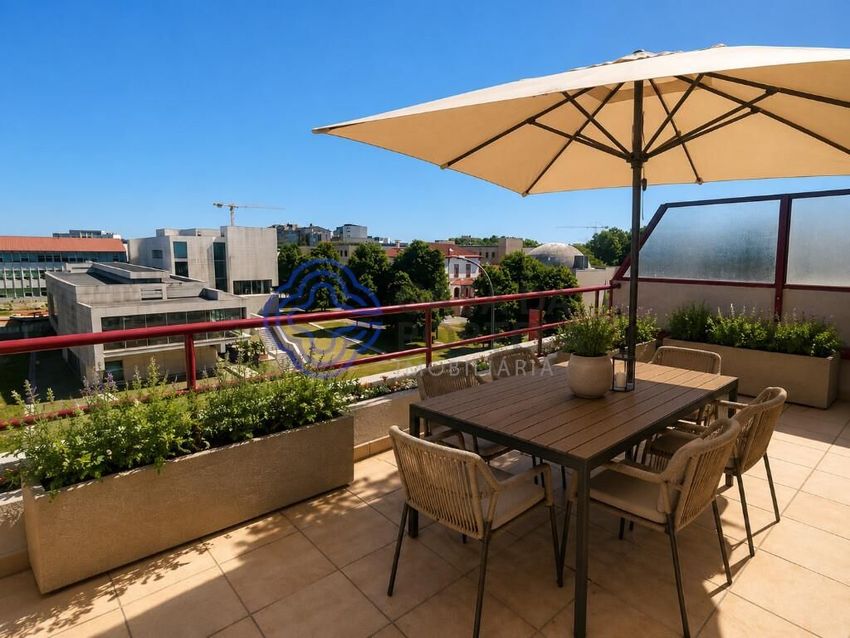 Imagem Terraço de apartamento t3 em Rua de Alfredo Cunha s/n