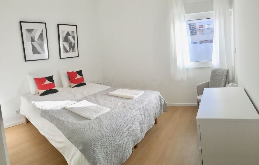 Imagem Quarto de apartamento t2 em Rua Jaime Thompson, 59