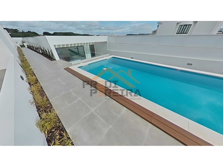 Imagem Piscina de  moradia independente em Fanqueiro - Bairro da Milharada