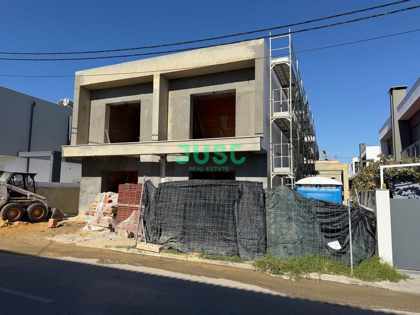 Imagem Fachada de empreendimento em Rua Rio Sado, 14