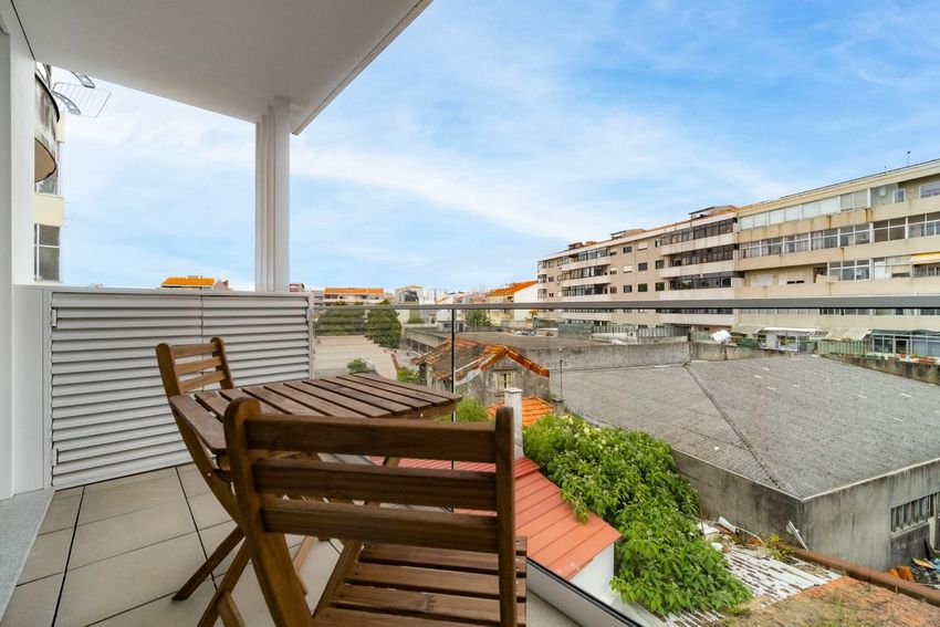 Imagem Varanda de apartamento t0 em Rua das Doze Casas