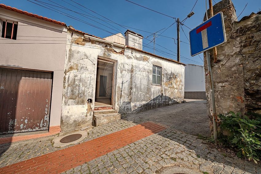 Imagem Fachada de  moradia independente em Angeja