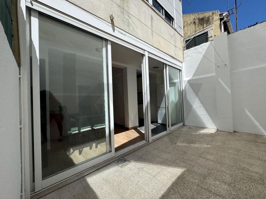 Imagem de apartamento t1 em Rua Elias Garcia, 49