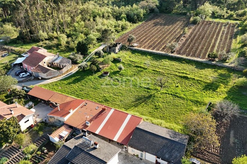 Imagem Vistas de terreno em Rua Outeiro