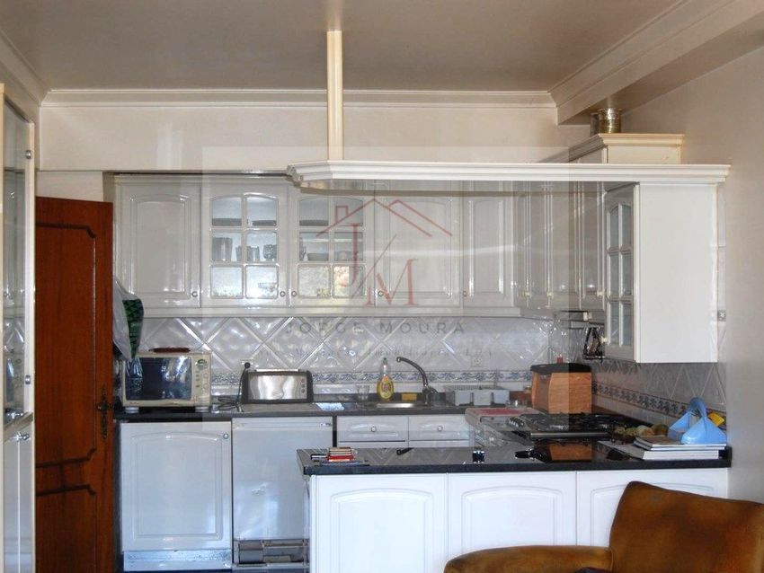 Imagem Cozinha de apartamento t1 em Rua de Santa Bárbara