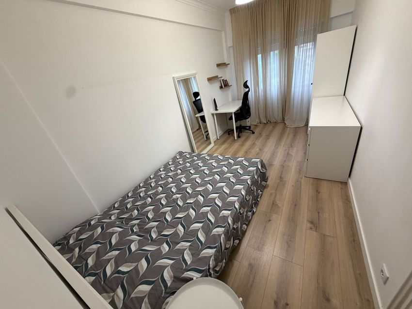 Imagem Quarto de quarto em Rua Doutor António José de Almeida, 12
