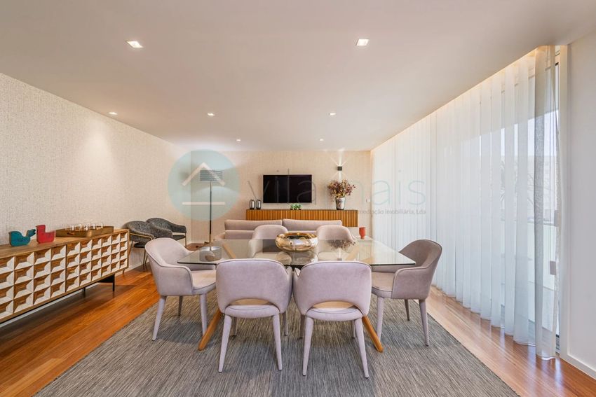 Imagem Sala de estar de apartamento t3 em Rua de Quires, 1101
