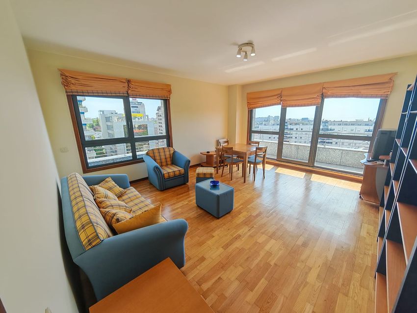 Imagem Sala de estar de apartamento t1 em Rua de Júlio Dinis, 242