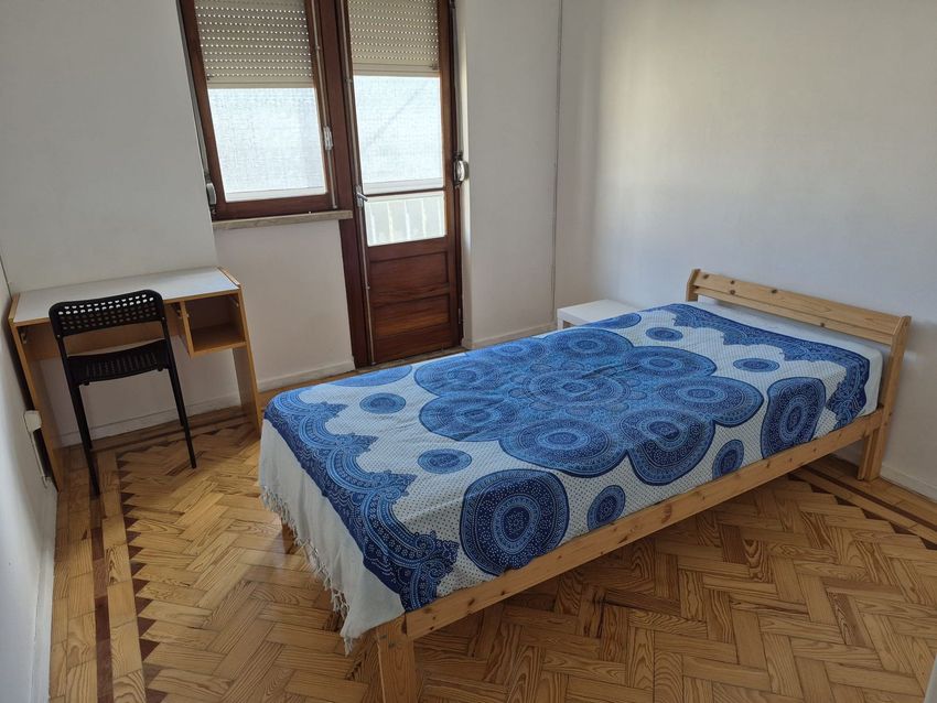 Imagem Quarto de apartamento t4 em Praceta Diogo do Couto, 15