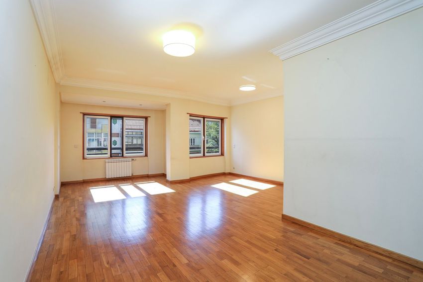 Imagem Divisão de apartamento t2 em Avenida Madame Curie, 11