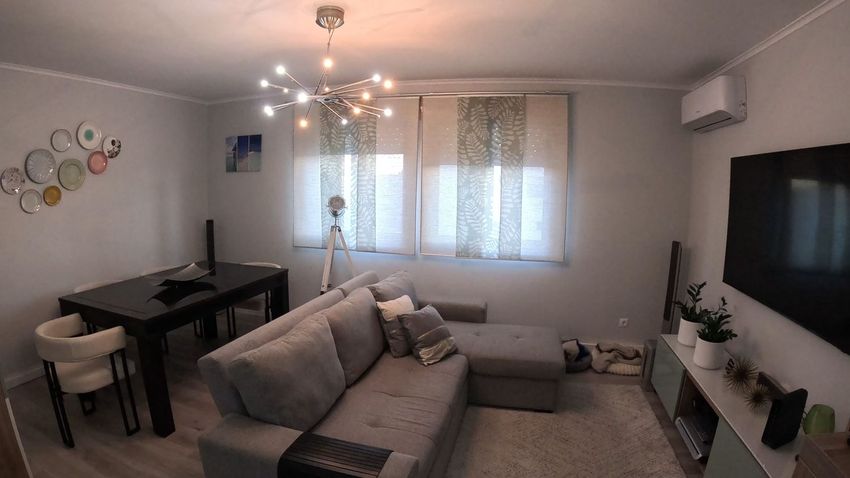 Imagem Sala de estar de apartamento t3 em Rua Maluda, 14