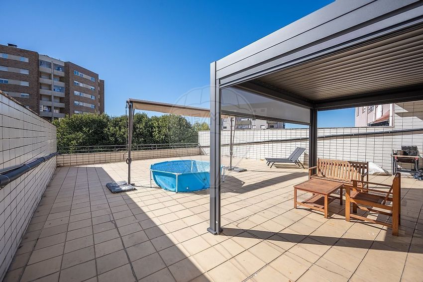 Imagem Terraço de apartamento t3 em Rua Costa Gomes, 17