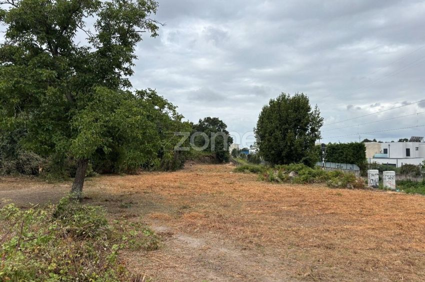 Imagem Terreno de terreno em Rua Alves Redol