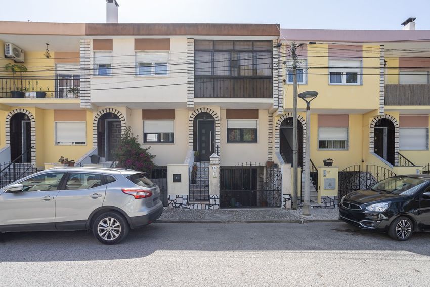 Imagem Vistas de  andar de moradia em Rua Cândido de Oliveira, 16