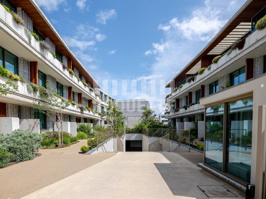 Imagem Fachada de apartamento t2 em Cooperativa dos Arquitectos - Fonte da Moura - Pedra Verde