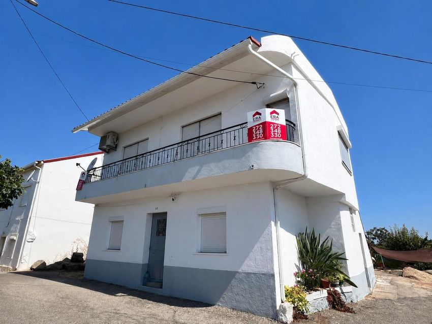 Imagem Fachada de  moradia independente em Castelo Branco