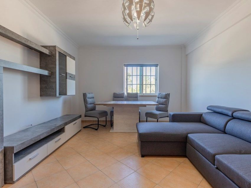 Imagem Sala de estar de apartamento t3 em Rua dos Agapantos s/n