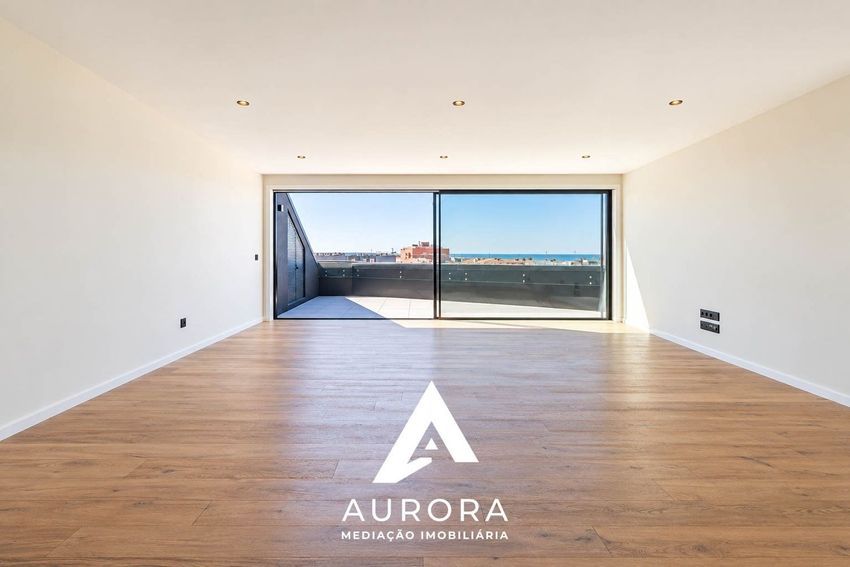 Imagem Divisão de apartamento t4 em Rua Claudino Mateiro, 250