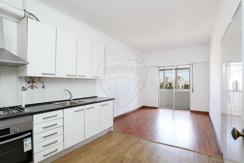 Imagem Cozinha de apartamento t2 em Alameda Poder Local