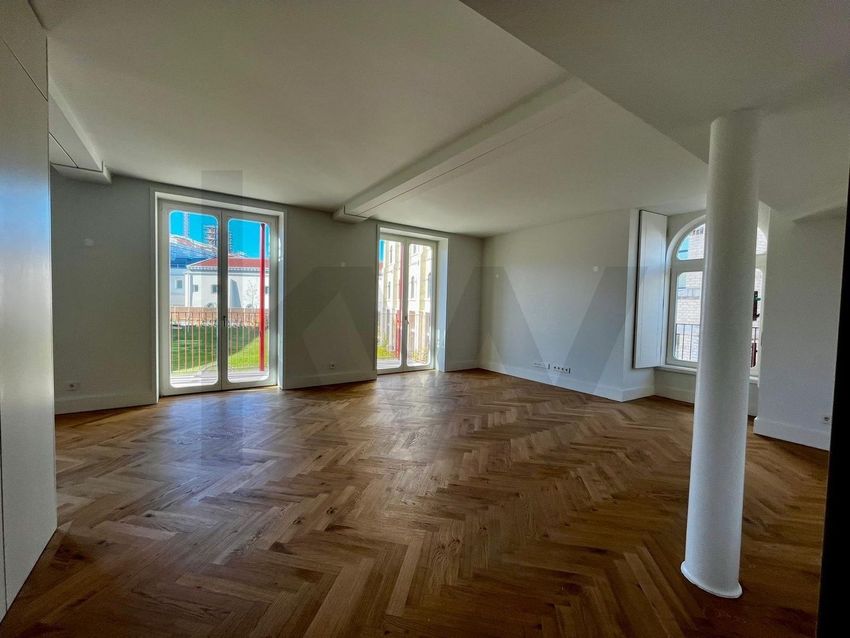 Imagem Divisão de apartamento t3 em Alameda do Beato, 44