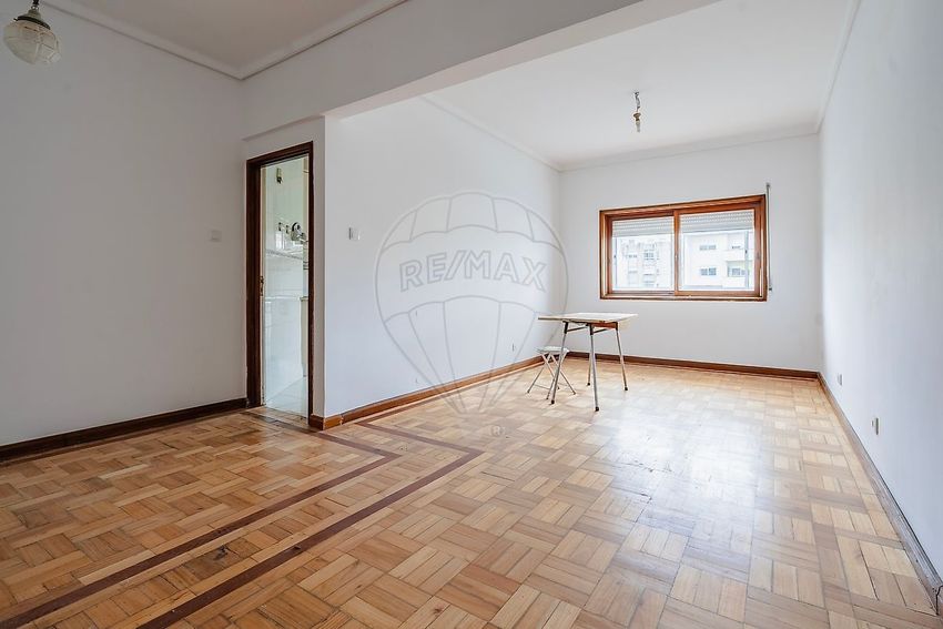 Imagem Divisão de apartamento t2 em Rua da Aliança