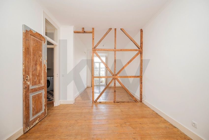 Imagem Divisão de apartamento t2 em Rua Vítor Bastos, 74